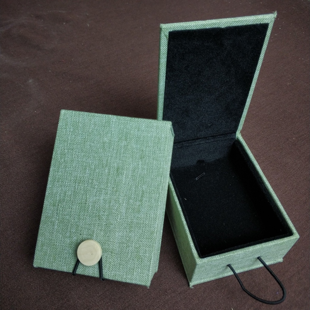 Hộp gấm đựng trang sức kích thước 10.5*7.5*4.5