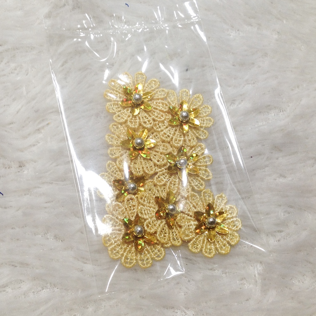 Set 8 bông thêu hoa mai thạch thảo vàng đính hạt cườm trai kết kim sa áo dài váy đầm