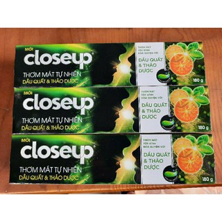 Kem đánh răng CLOSEUP Dầu Quất 180g