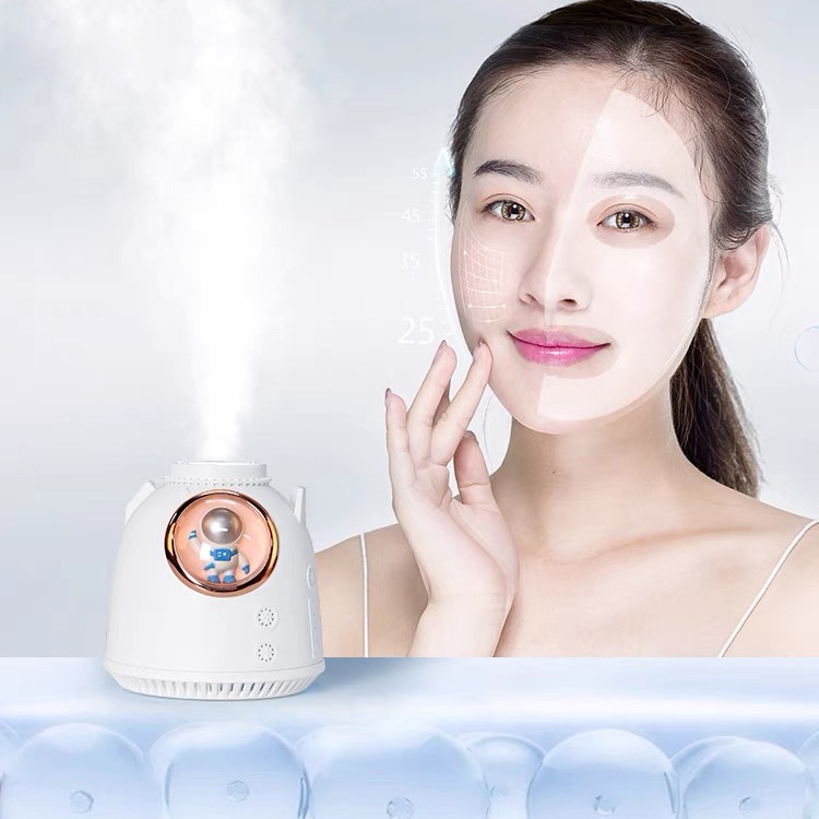 Máy Phun Sương Làm Ẩm Không Khí 260ML Hình Phi Hành Gia Có Đèn