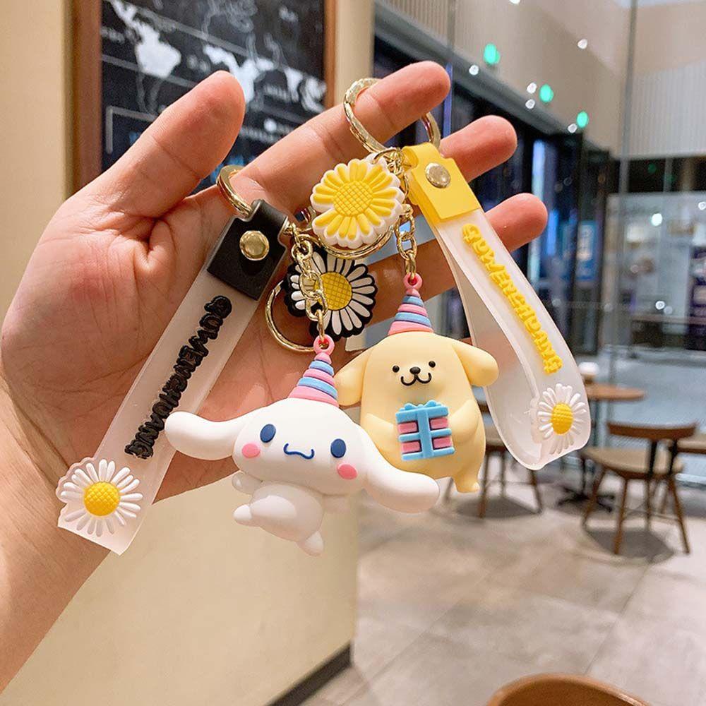 Móc Khóa Hình Mèo Kitty Đính Banh Xù Dễ Thương