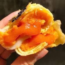 Bánh trứng  muối tan chảy