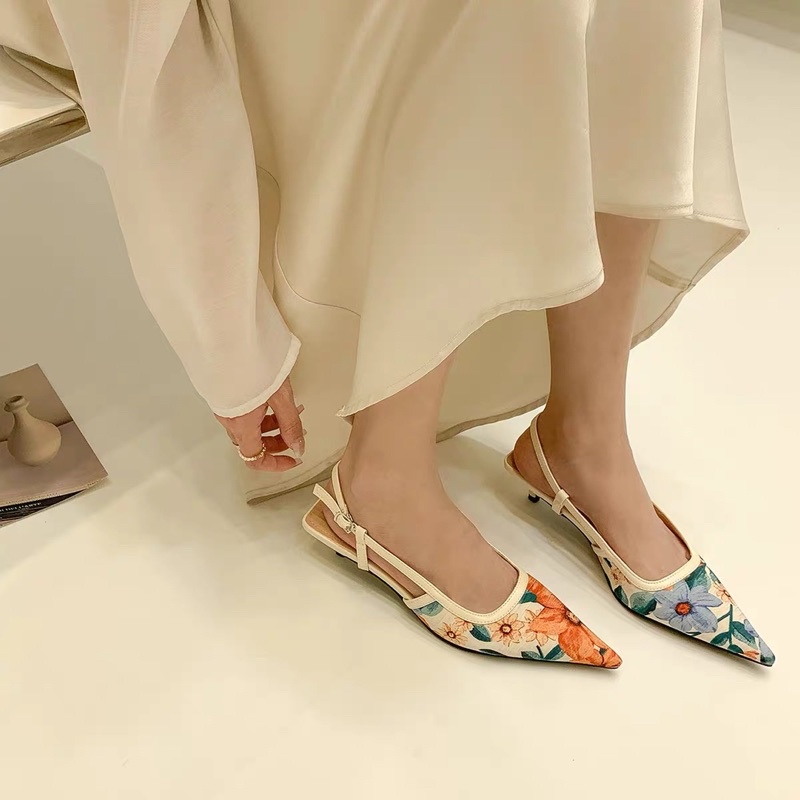 Giày cao gót mũi nhọn hở gót hoạ tiết gót cao 4.5cm