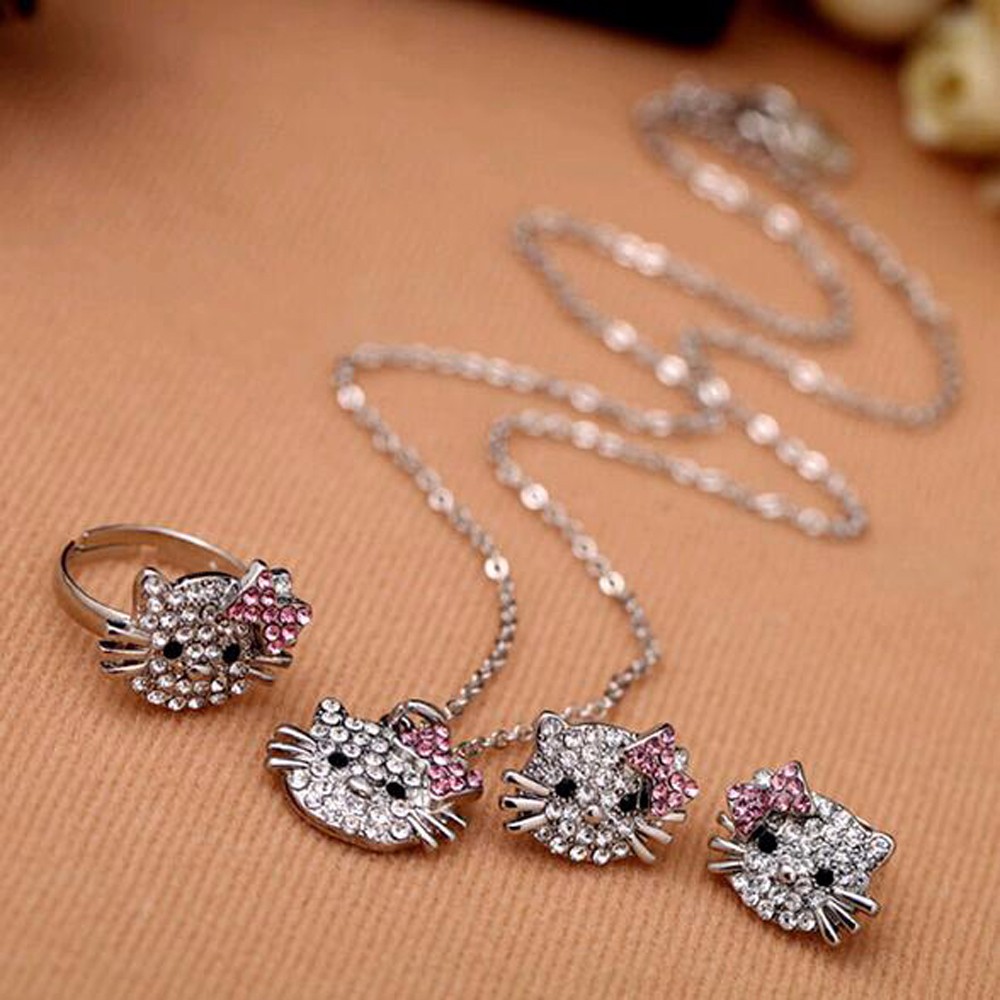 Bộ 4 Món Gồm Dây Chuyề/ Khuyên Tai/ Nhẫn Hình Hello Kitty
