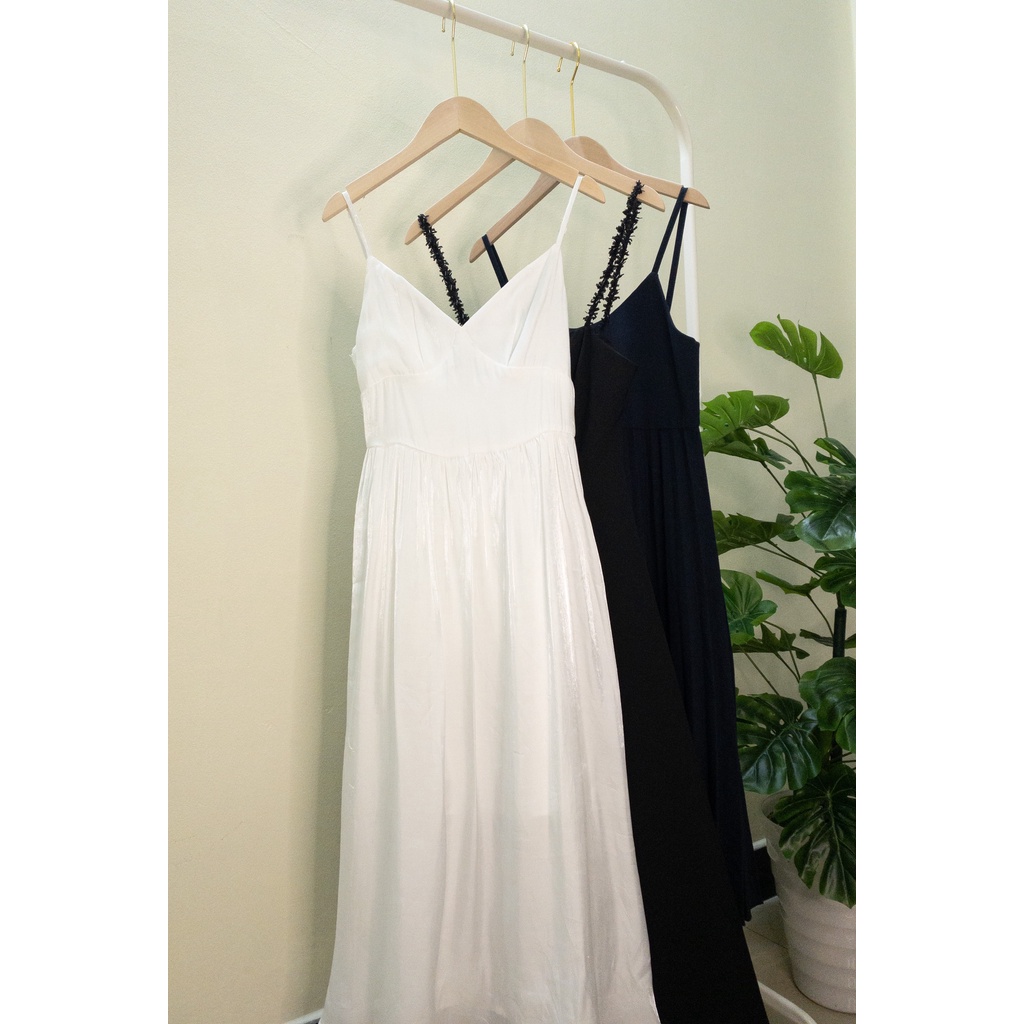 Đầm thiết kệ lụa trắng