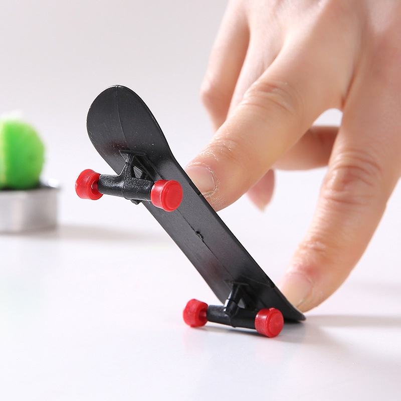 Ván trượt ngón tay mini bằng nhựa nhiều hình cute dễ thương