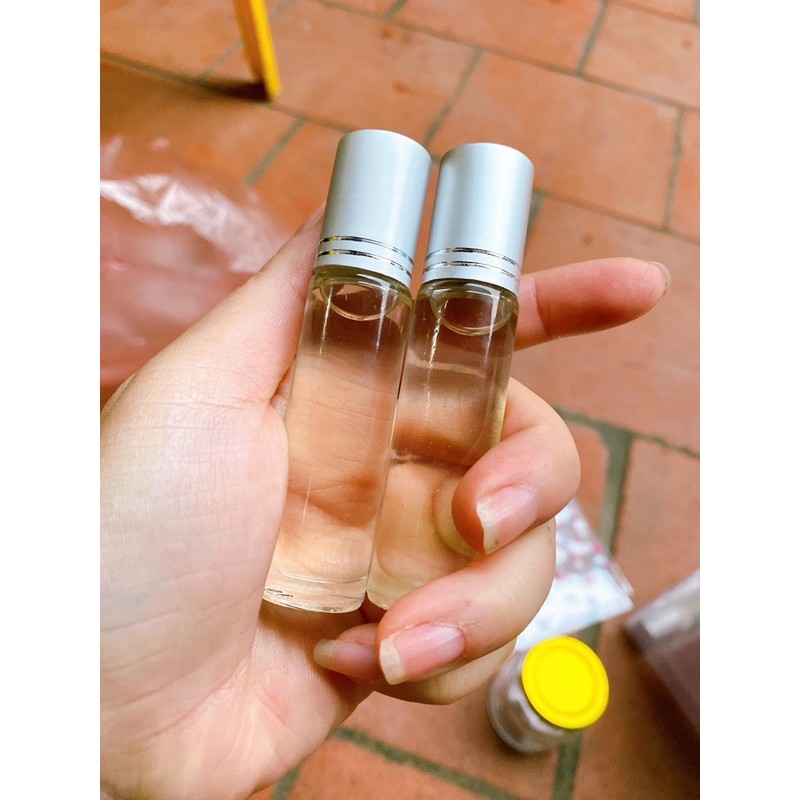 lăn môi dầu dừa nhà làm ( FREE SHIP) dưỡng môi .cấp ẩm.mềm môi .loại 10 ml.hạn sử dụng 2 năm