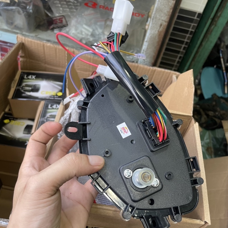 Đồng hồ Uma nền cacbon Exciter 135 , Sirus