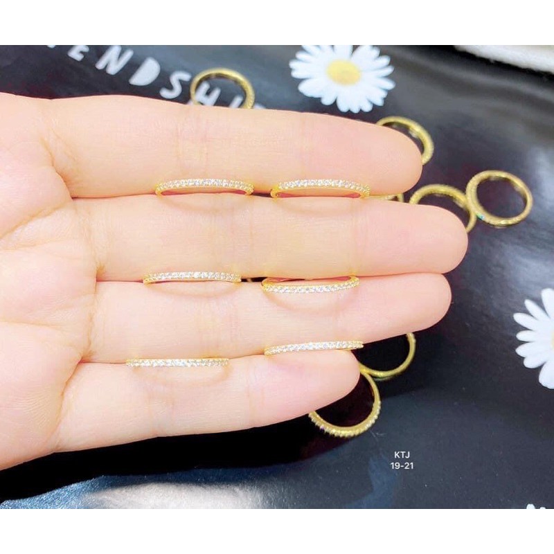Nhẫn 1 hàng đá 1,5ly vàng 10kara