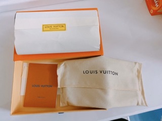 Ví Louis Vuitton (hàng siêu cấp)