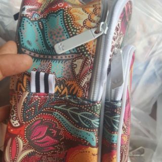 Balo adidas họa tiết