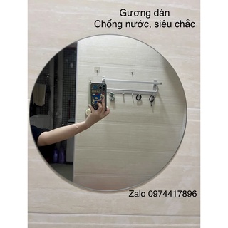 Gương soi tròn 30cm dán tường 𝐬𝐢𝐞̂𝐮 𝐜𝐡𝐚̆́𝐜, gương trang điểm, gương dán nhà tắm 9̶9̶k̶ giảm còn 60🅺  tặng đủ miếng dán.