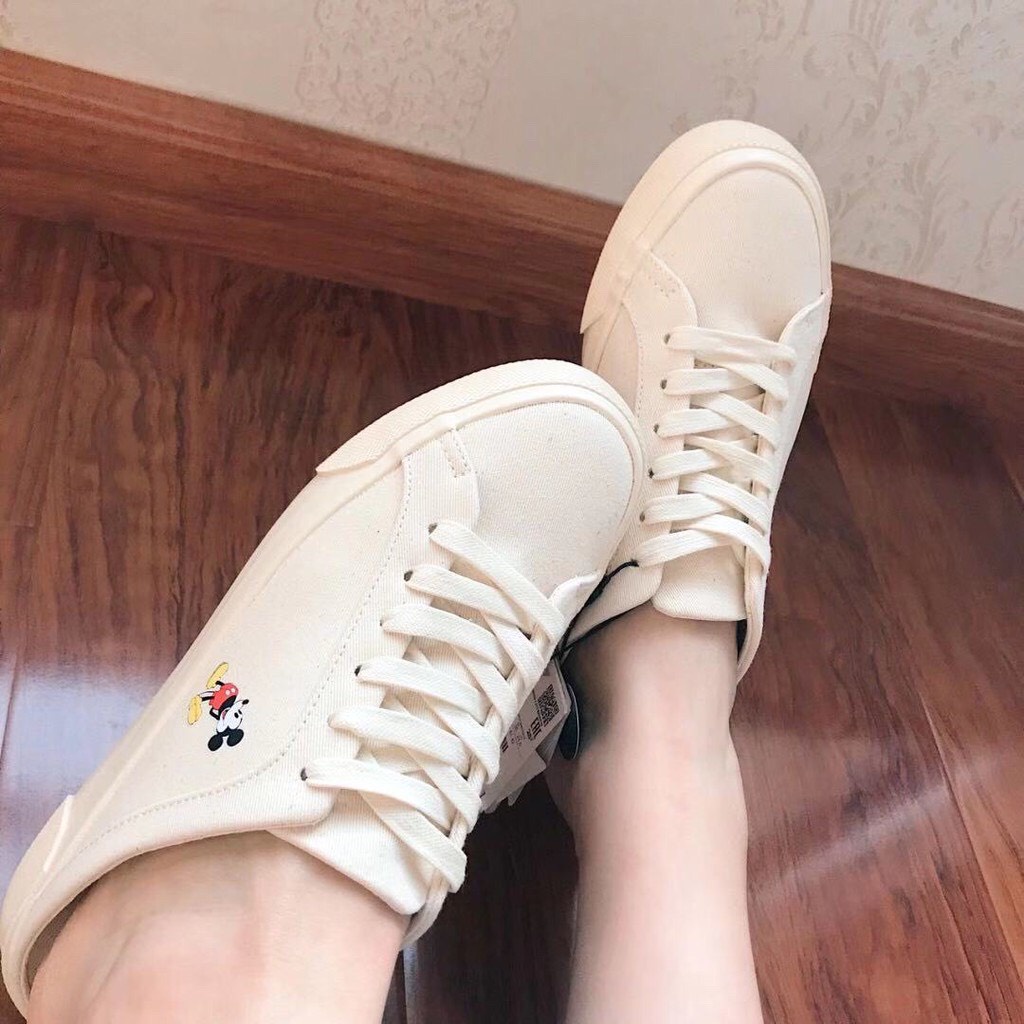 Giày sục thể thao kiểu dáng mickey hottrend