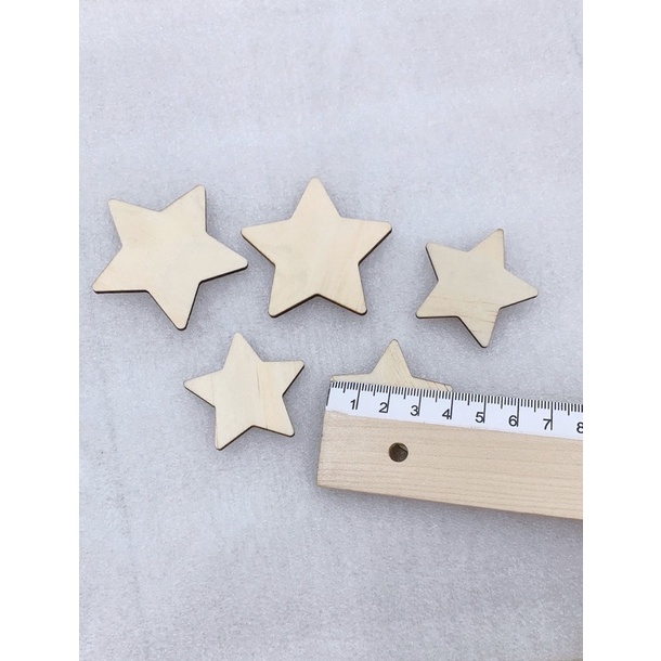 Ngôi sao gỗ trang trí