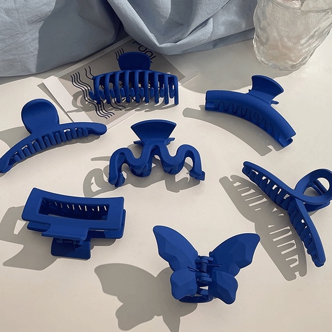 Kẹp tóc càng cua màu xanh dương hợp thời trang cho nữ