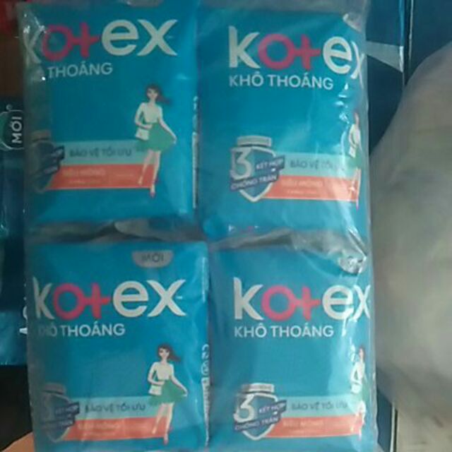 (Tặng kèm 1 miếng ban đêm)Gói kotex không cánh siêu mỏng 8 miếng x 23 cm