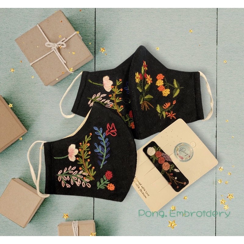 Khẩu trang linen thêu tay