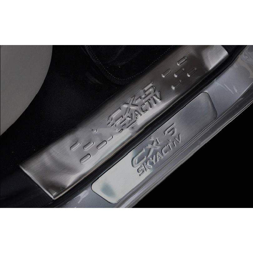 Nẹp bước chân ngoài xe Mazda Cx5 inox dùng chung các form xe 2017-2021