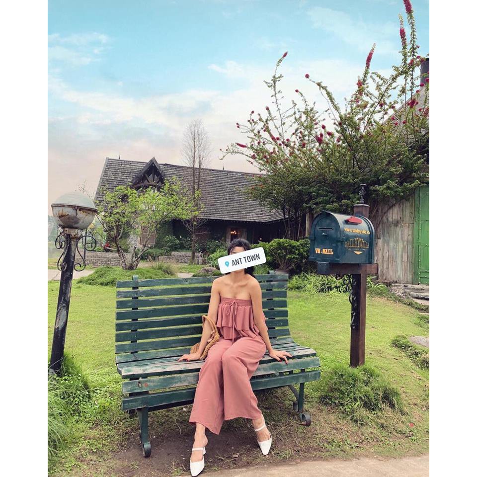 Jumpsuit quây bèo tầng