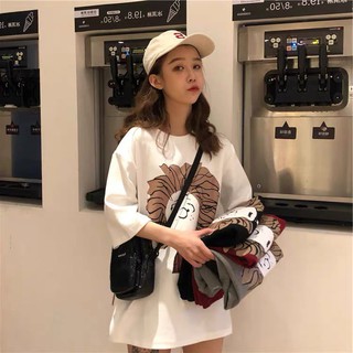 Áo thun cô gái tóc xù trắng