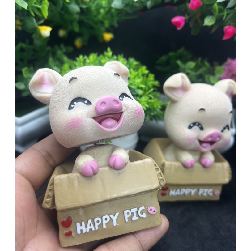 Chú lợn vui vẻ ngộ nghĩnh đáng yêu lắc lư.