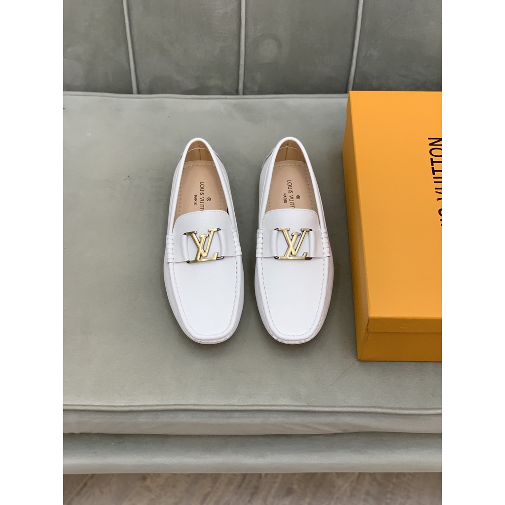 Giày lười nam cao cấp da thật Louis Vuitton LV với lớp da mềm, mịn mang đến sự thoải mái