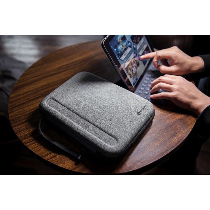 Túi chống va đập TOMTOC Portfolio holder hardshell cho iPad Pro 11inch - A06-002 - Phân Phối Chính Hãng