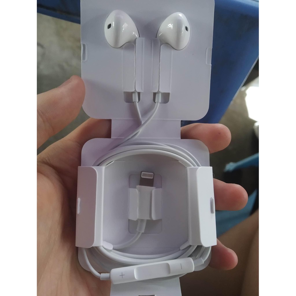 Combo tai nghe và củ sạc sịn sò con bò