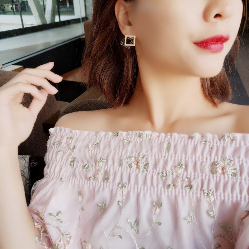 Bông Tai Ngọc Trai Hình Vuông Phong Cách Hàn Quốc Cho Nữ