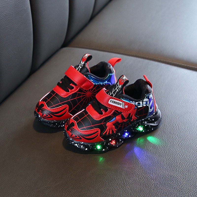 Giày thể thao có đèn LED phát sáng họa tiết siêu anh hùng Marvel xinh xắn dành cho bé