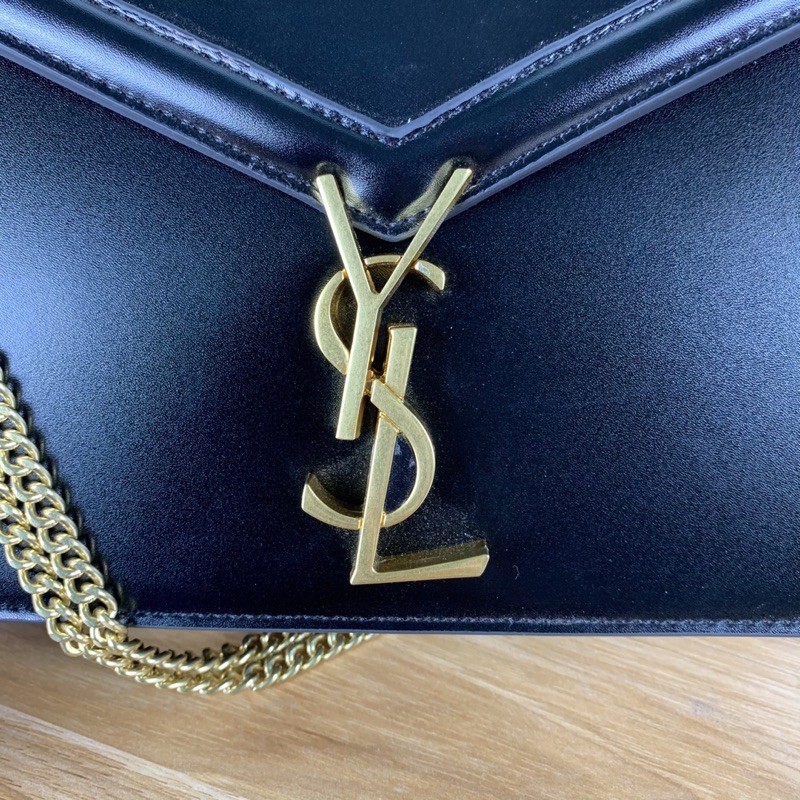 Túi xách Yves Saint Laurent sassan màu đen size 22cm (có sẵn)