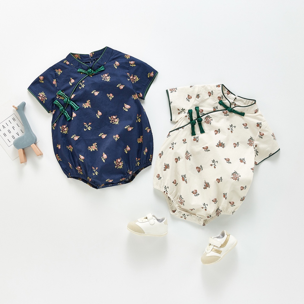 Áo liền quần kiểu sườn xám in hoa thân thiện với da cho bé