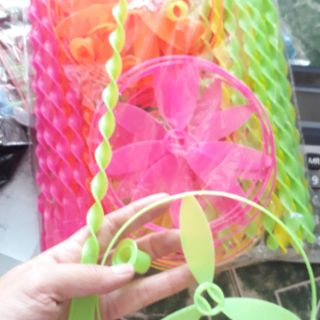 Chong chóng tuổi thơ