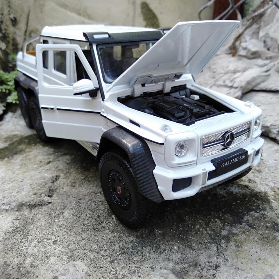 Mô hình xe Mercedes - Benz G63 Bán tải 1/24 Welly - Trắng