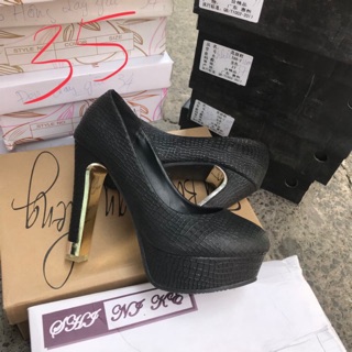 2 Guốc quảng châu cho khách