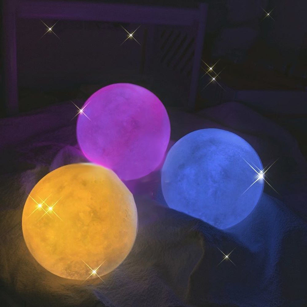 Đèn ngủ hình mặt trăng 3D nhiều màu sắc kèm giá đỡ bằng gỗ 6*6cm dành cho trang trí