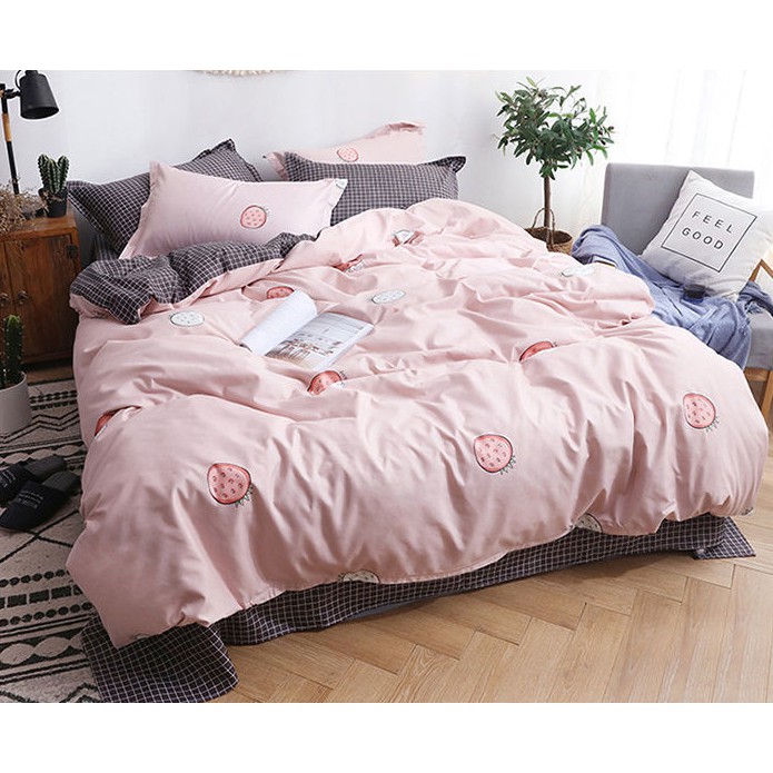 Grap giường bộ chăn ga và vỏ gối họa tiết màu hồng dâu tây - Gia Hân Bedding & Curtain