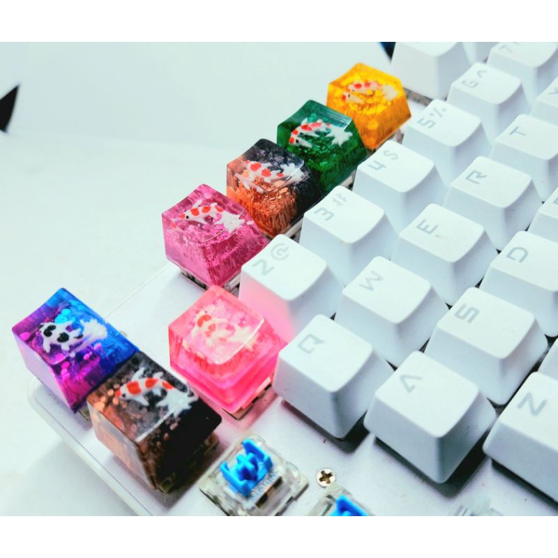 Keycap resin cá koi sắc màu trang trí bàn phím cơ gaming.