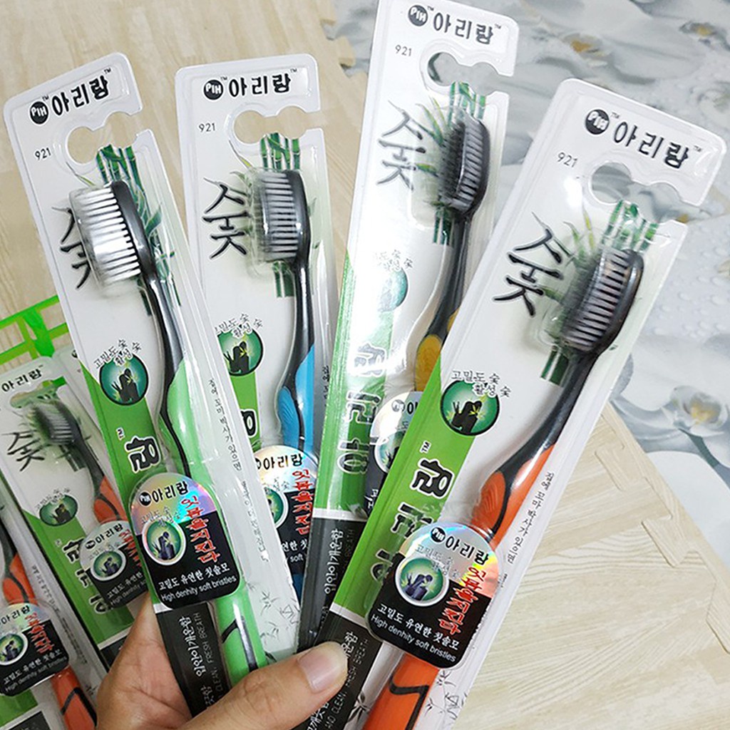Bàn chải đánh răng Bossi 921 Hàn Quốc - Bàn chải than tre hoạt tính