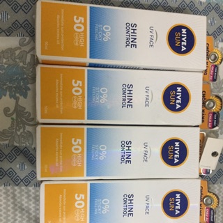 Kem chống nắng Nivea shine control SPF 50