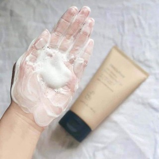 Sữa Rửa Mặt Innisfree Tro Núi Lửa- KIm Luyến