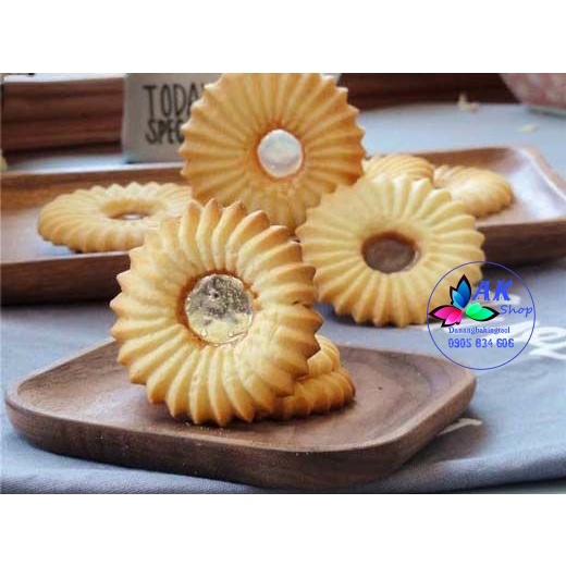 ĐUI NẶN KEM BÁNH QUY ROMIAS