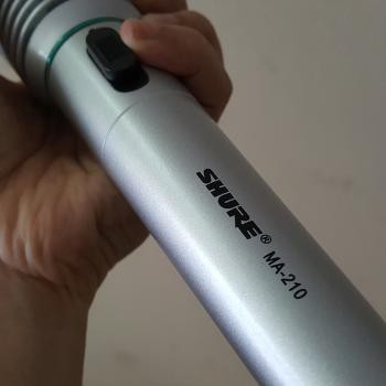 [Rẻ Vô Địch] Micro không dây karaoke Shure MA210 - 2 IN 1 không dây và có dây