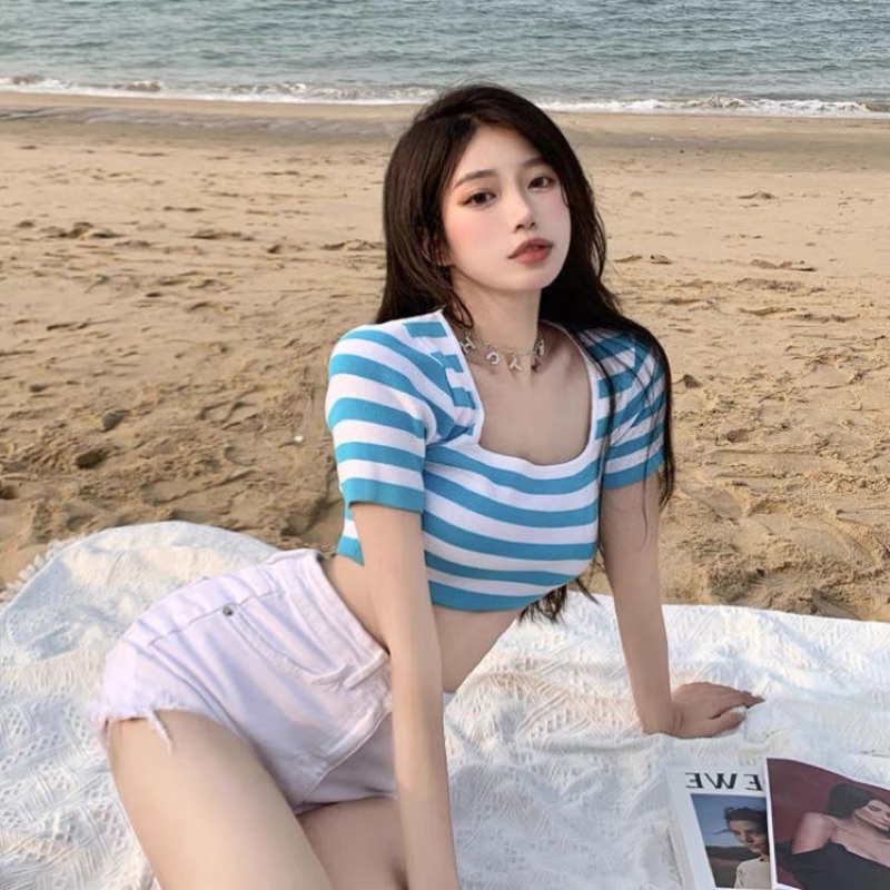 Áo dệt kim sọc ngắn cổ vuông đường viền thời trang