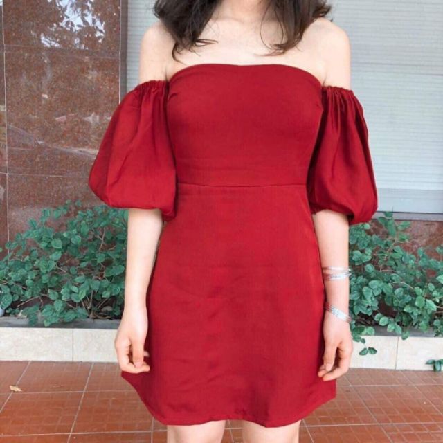 Đầm đỏ rớt vai
