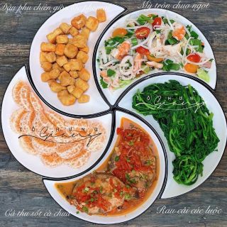 Bộ đĩa mặt trăng( viền xanh đen). Rộng 50cm. Hàng sứ Bát Tràng