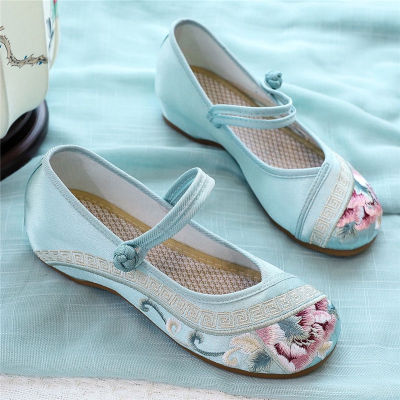 2023Giày Vải Satin Gót Thấp Thêu Họa Tiết Phong Cách Trung Hoa Cổ Điển Thời Trang Xuân Thu Cho Nữ
