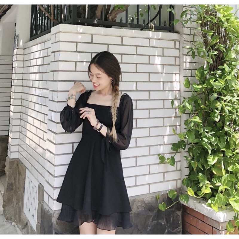 Đầm Đen Tay Dài Cổ Vuông Bẹt Vai Rubies Size S