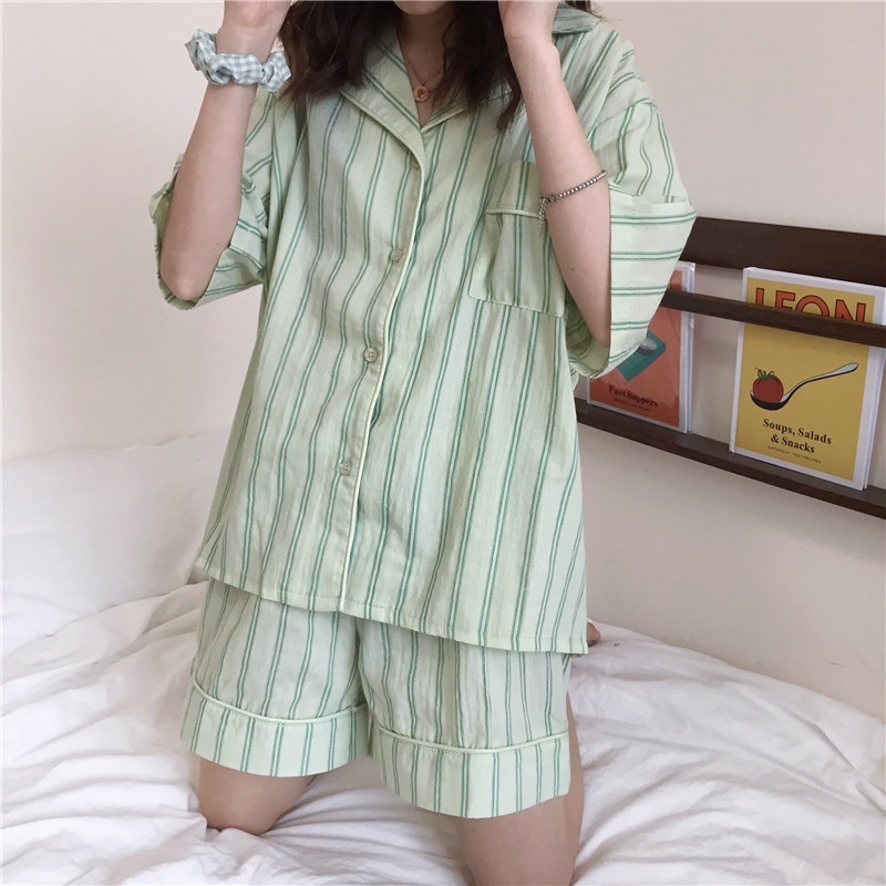 Bộ mặc nhà hoạ tiết sọc kẻ tay ngắn