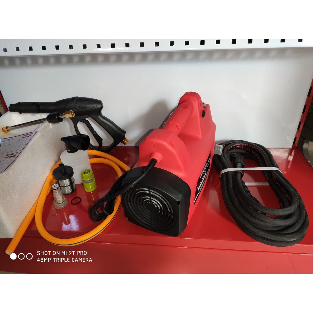 Máy rửa xe Hikari HK-H3  Madein Thái Lan, màu đỏ , dây đồng,  công xuất 2400W.